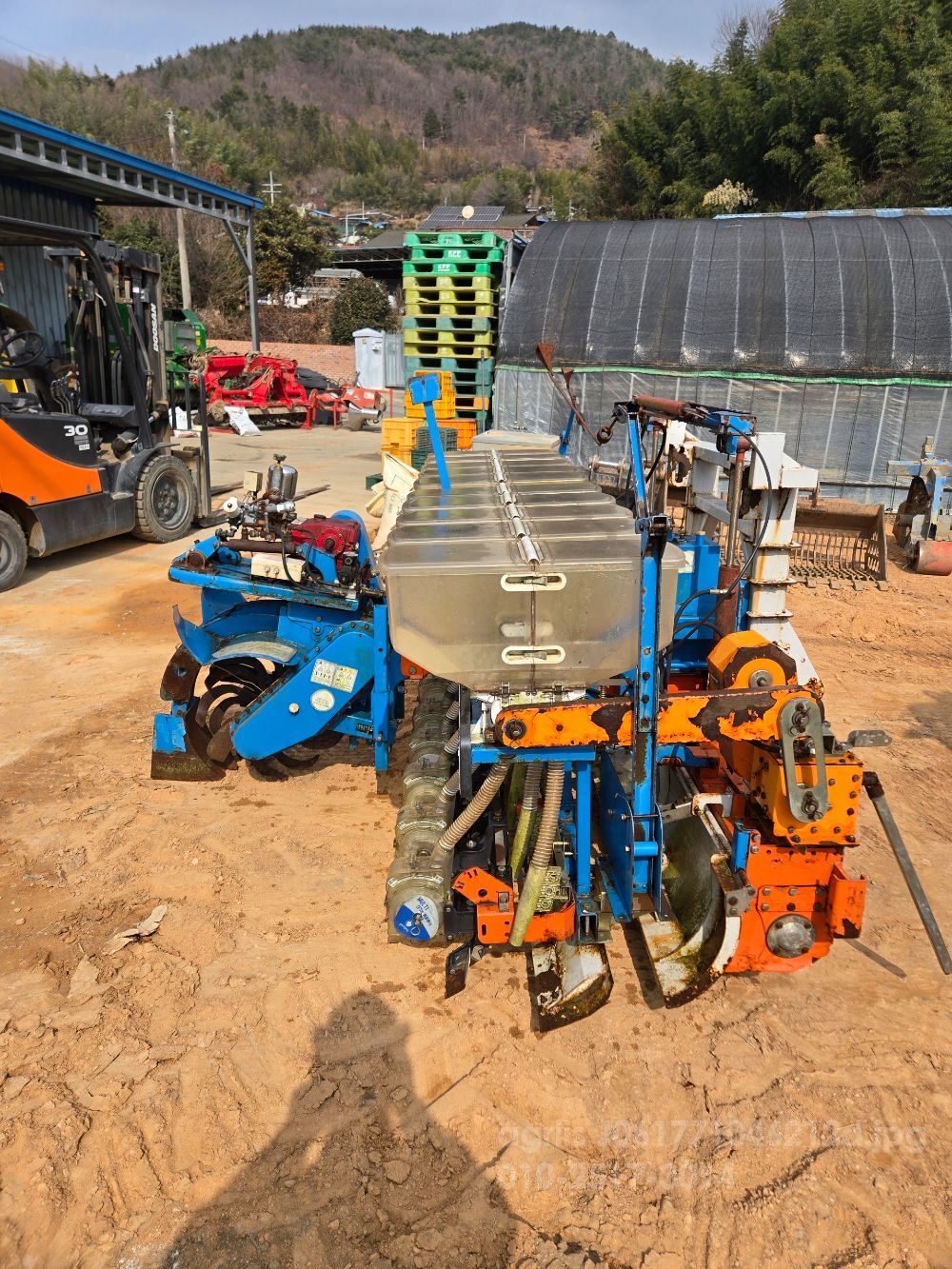 금강 10조 파종기 다기능  파종기 뒤우측면