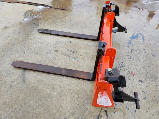 희망농기계 지게발 트랙터 앞좌측면