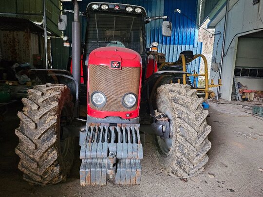 아세아 트랙터 MF-6465 (130마력) 앞좌측면