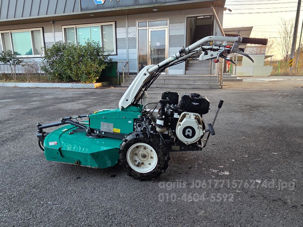  보행행 동력제초기 AM-71B 뒤우측면