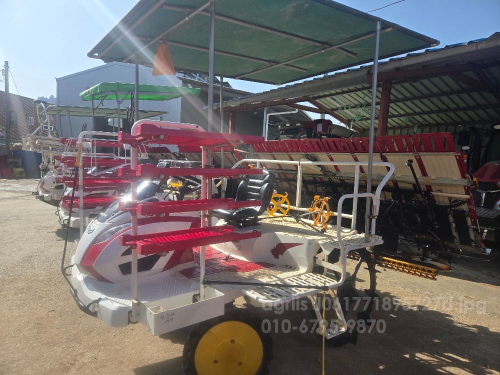 Yanmar Rice transplanter YR8DZ (8Rows) 뒤우측면