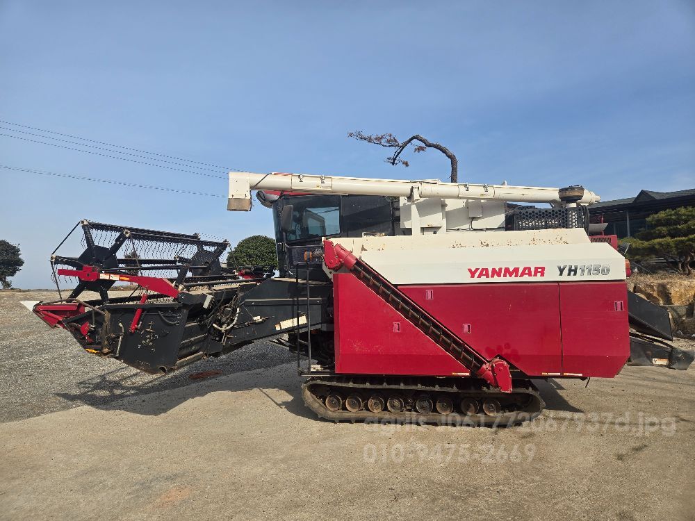 얀마 콤바인 YH1150 (보통형) 뒤우측면