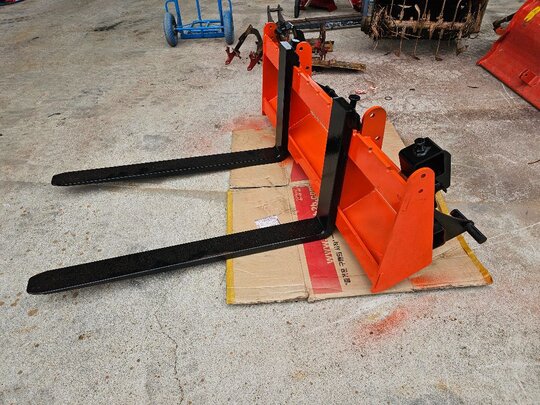  트랙터 지게발 트랙터 지게발  앞좌측면