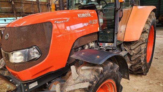 구보다 트랙터 MZ953 (95마력) 앞좌측면