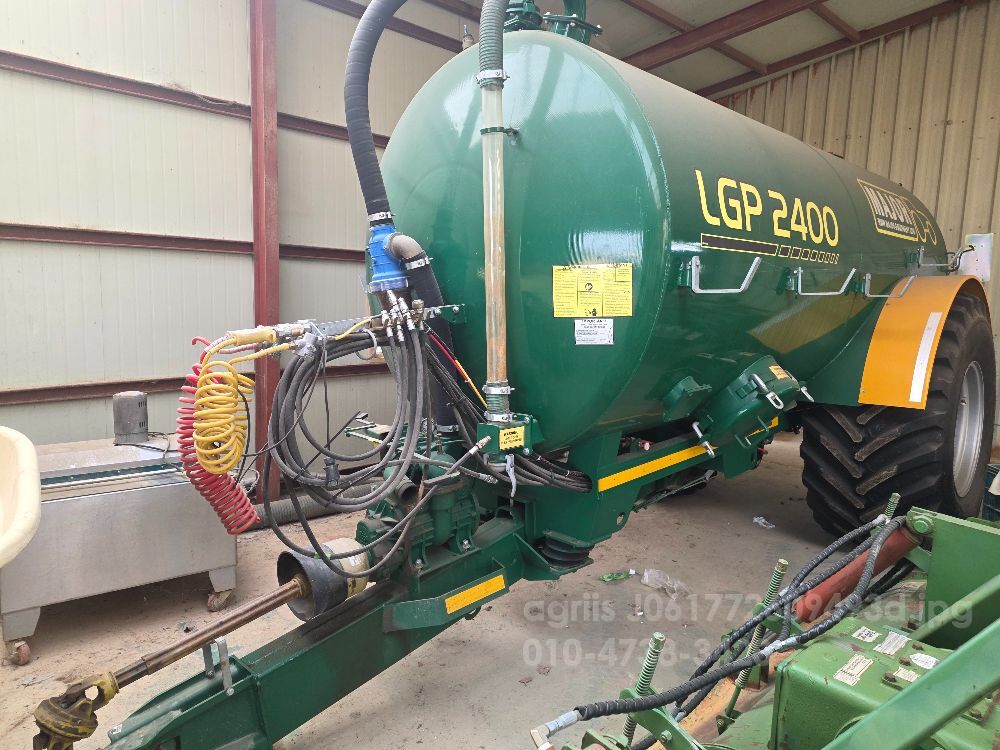 major 액비살포기 10-12톤 뒤우측면