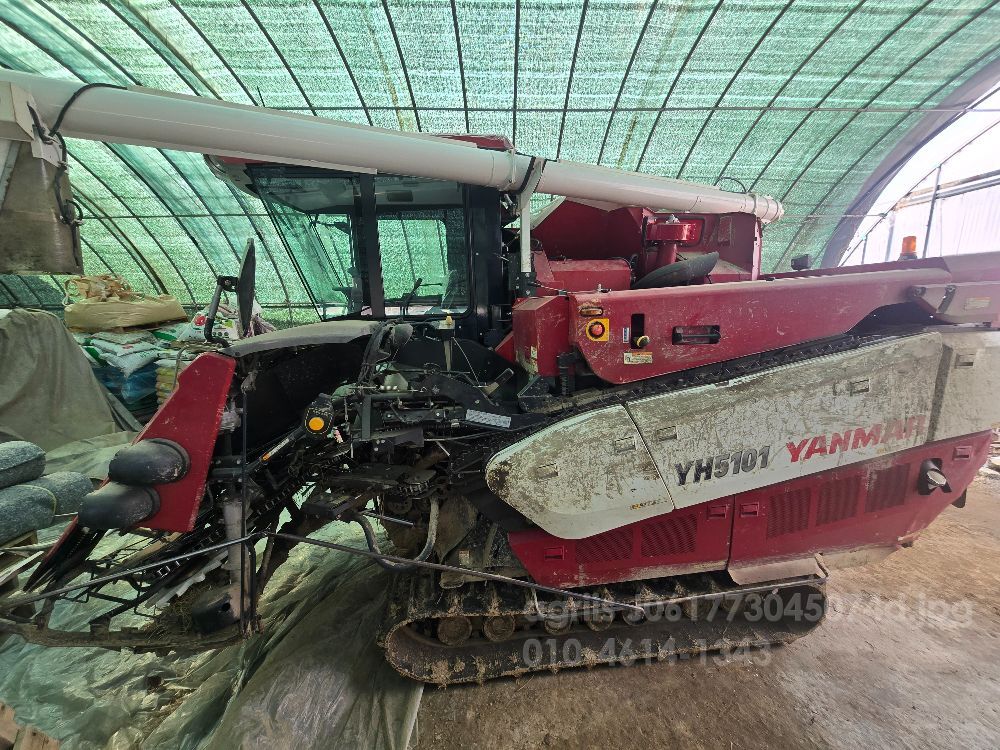 얀마 콤바인 YH5101 (5조식) 뒤우측면