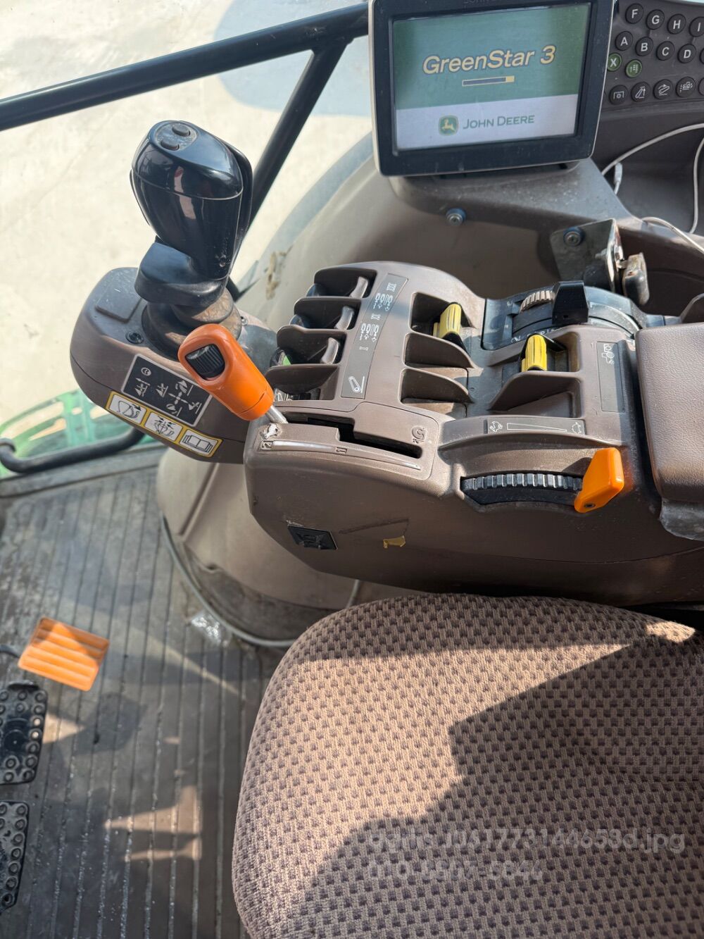 JohnDeere Tractor 6150R (150hp) 뒤우측면