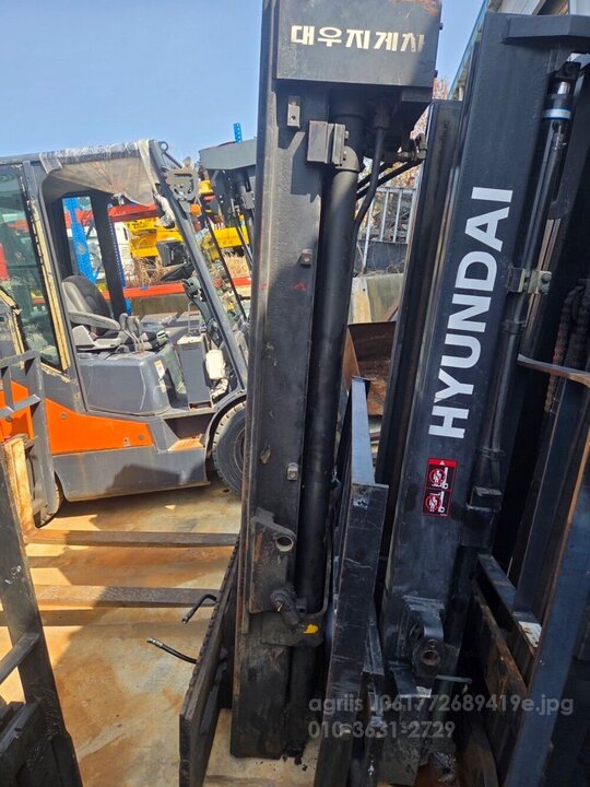 대우 2.5톤 마스트 단품 앞좌측면