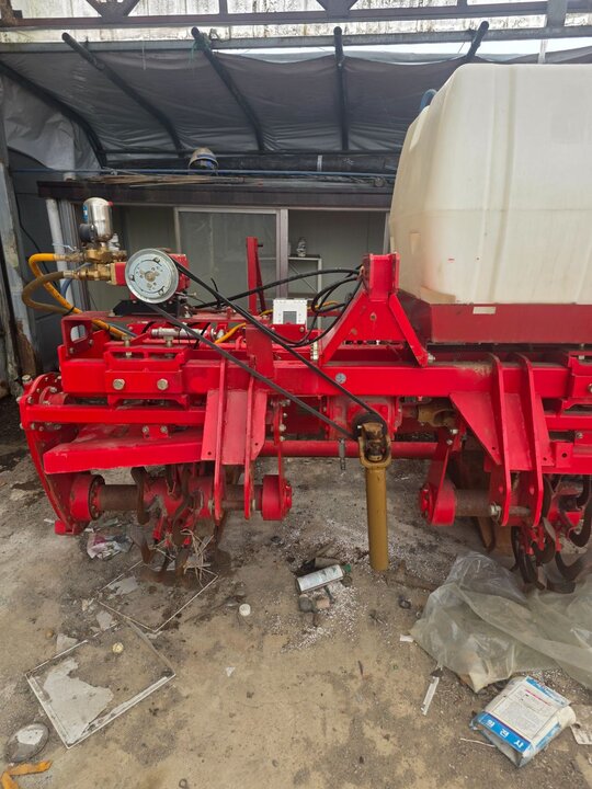  웅진 콩 파종기 장자동화 콩 파종기  앞좌측면