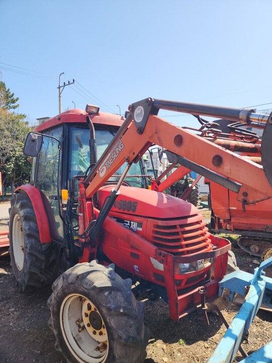 Kukje Tractor 5805 (58hp) 앞좌측면