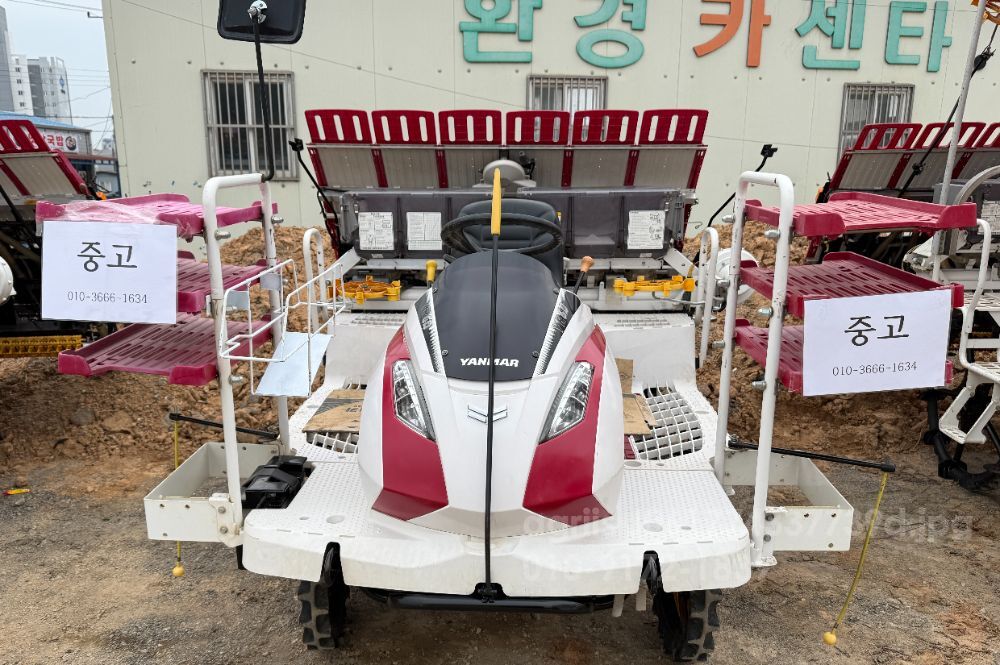 Yanmar Rice transplanter YR6D (6Rows) 뒤우측면
