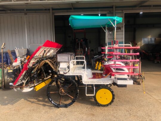 얀마 이앙기 YR8DZ-F (8조식) 앞좌측면