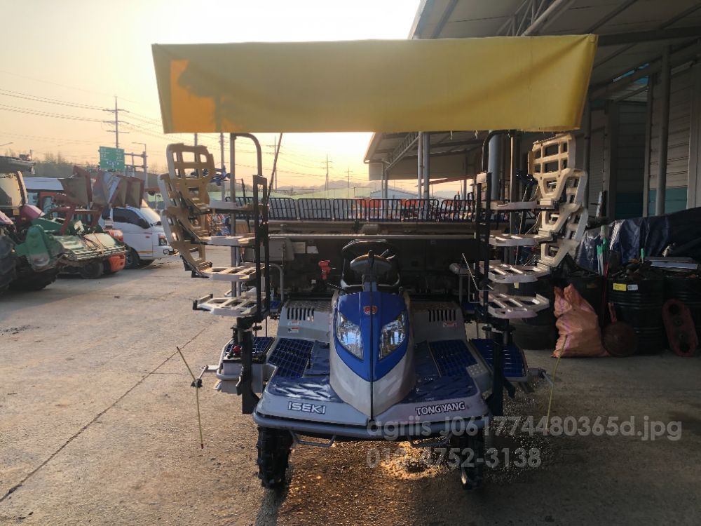 TYM 이앙기 NP80DL (8조식) 뒤우측면