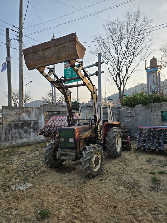 NewHolland Tractor 55-66D (55hp) 앞좌측면