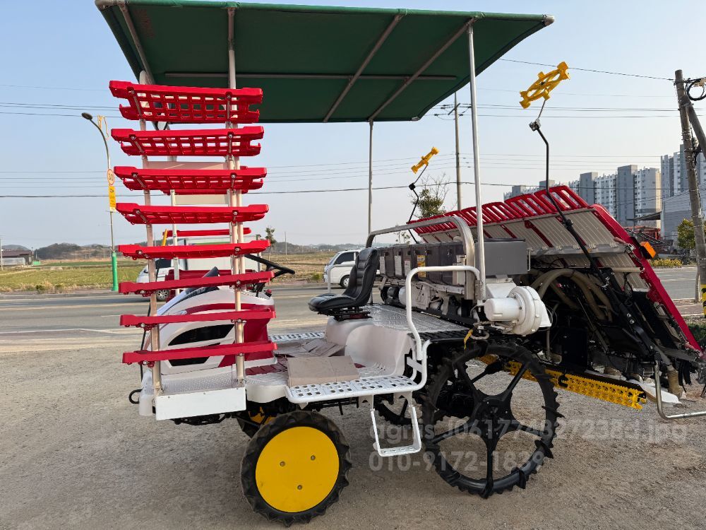 Yanmar Rice transplanter YR8D (8Rows) 뒤우측면