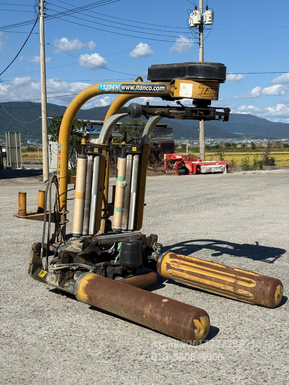  Bale Wrapper 1320EH  앞좌측면