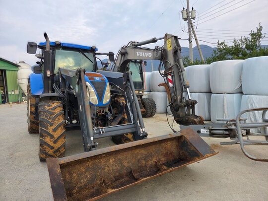 NewHolland Tractor T6070 (135hp) 앞좌측면