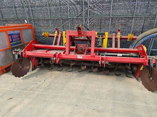  비닐피복 일괄파종기 BG-2400BC  앞좌측면