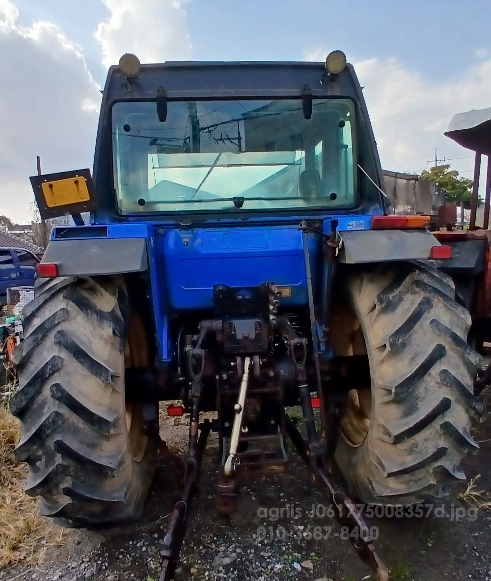 NewHolland Tractor 110-90DT (110hp) 뒤우측면