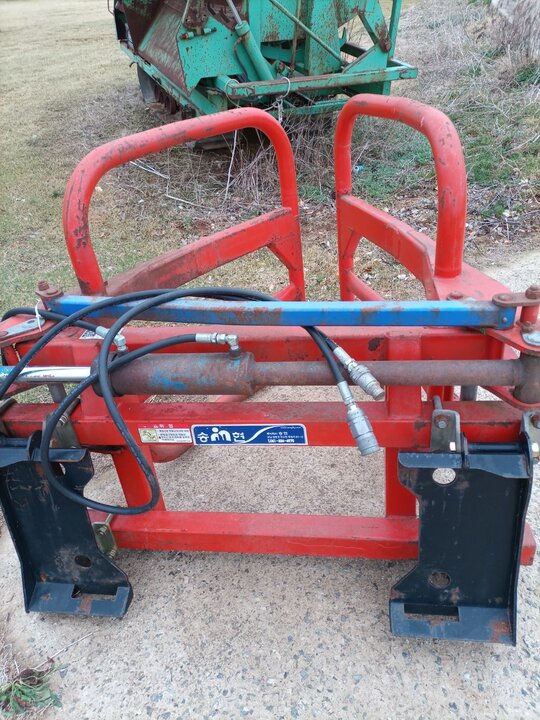  송현확장형스키드로더용Bale Gripper 스키드로더용집게  앞좌측면