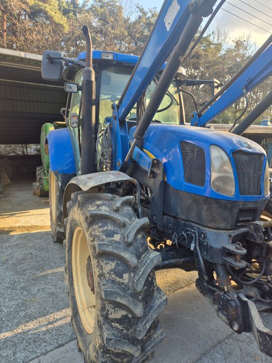 NewHolland Tractor 6070 (125hp) 앞좌측면