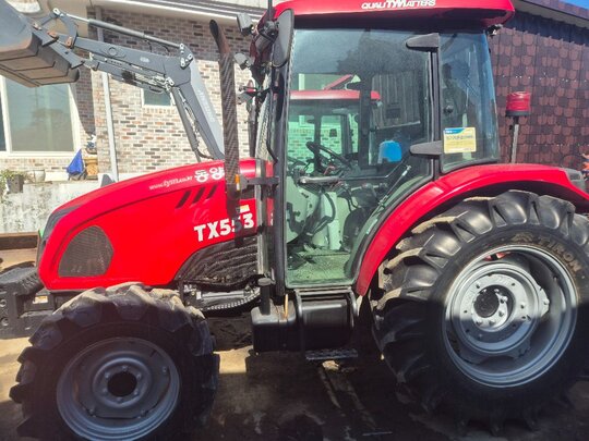 TYM Tractor TX553 (56hp) 앞좌측면