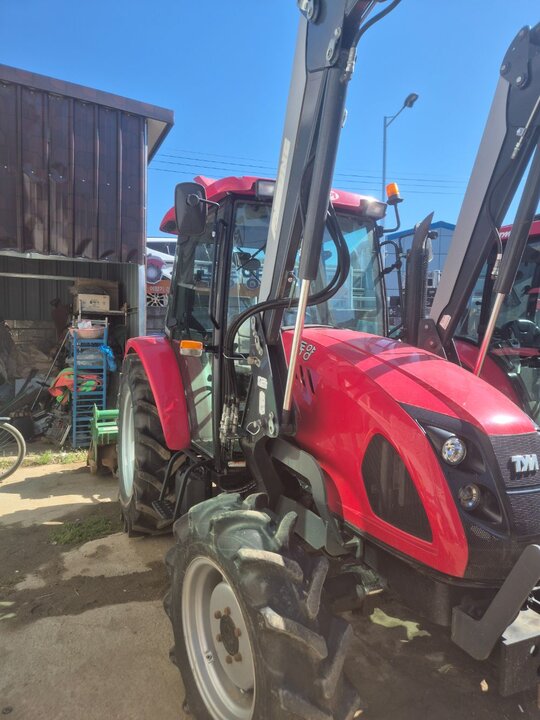 TYM Tractor TX68 (68hp) 앞좌측면
