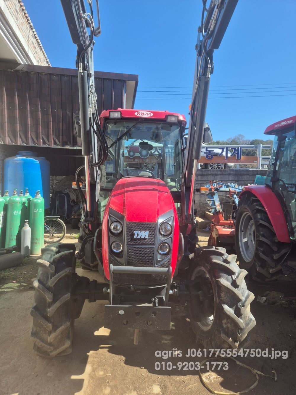TYM Tractor TX68 (68hp) 뒤우측면