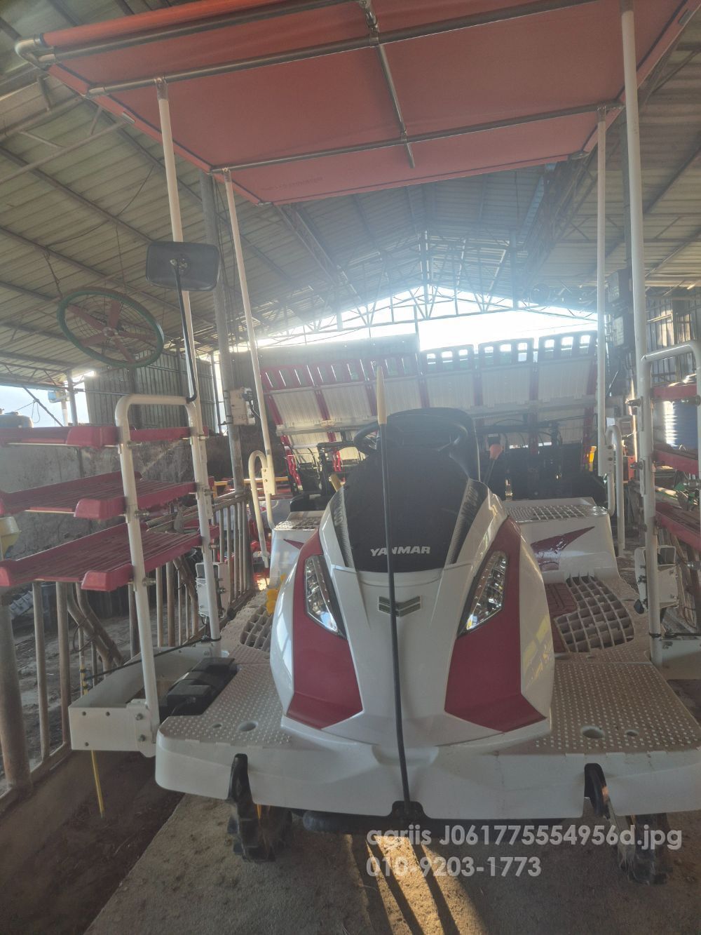 Yanmar Rice transplanter YR60D (6Rows) 뒤우측면
