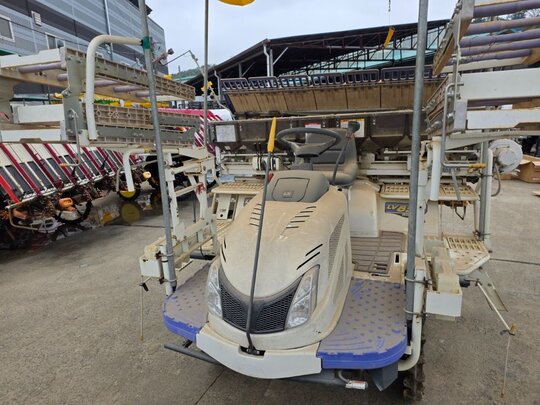 LS Rice transplanter LV83DR (8Rows) 앞좌측면