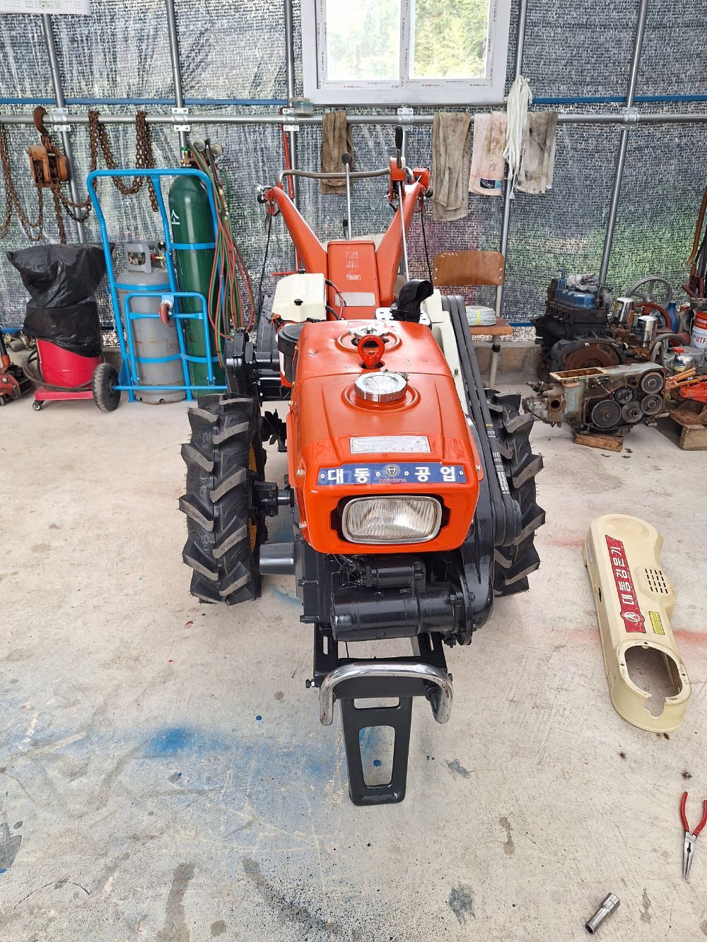 대동 경운기 DT100 (10마력) 뒤우측면