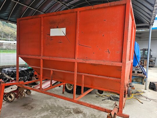 대풍 대풍 곡물탱크 앞좌측면