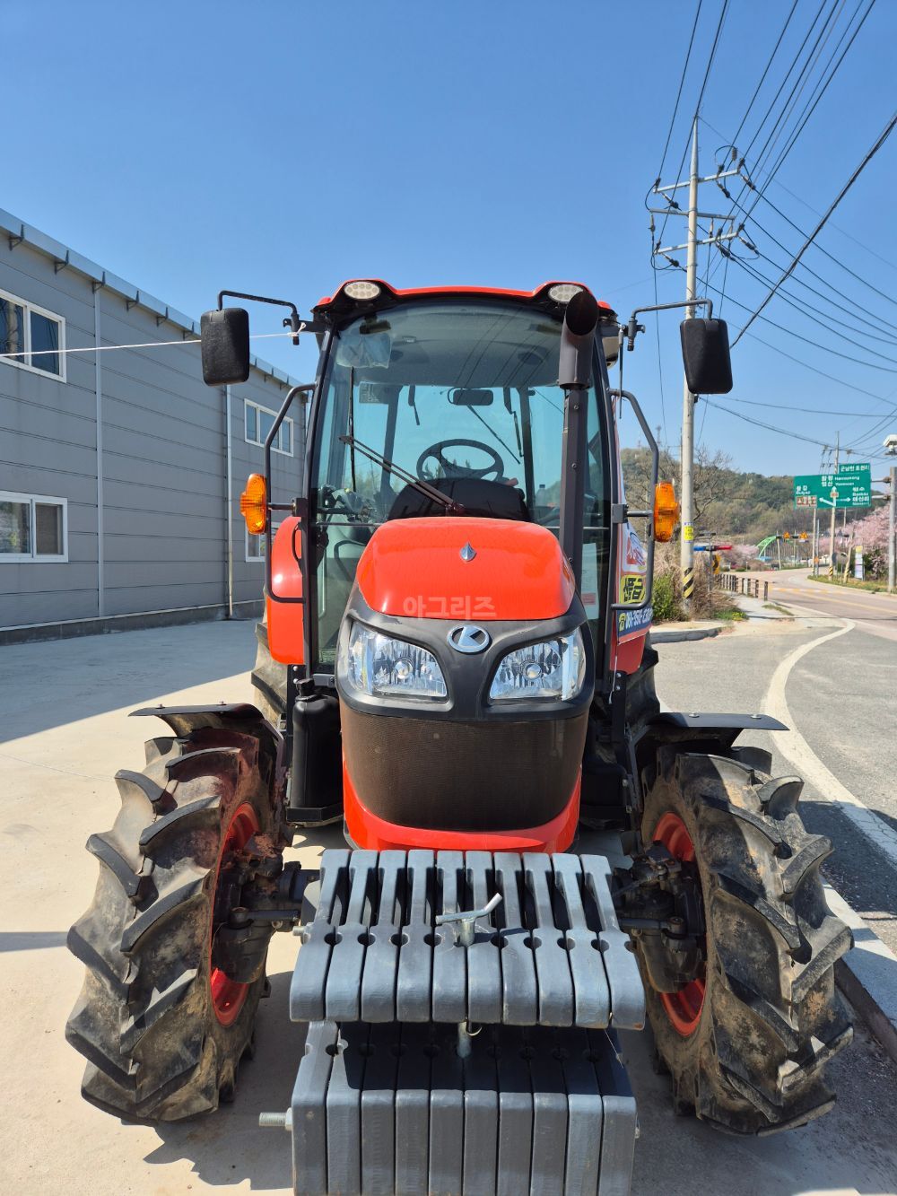 Kubota Tractor MR737 (73hp) 뒤우측면