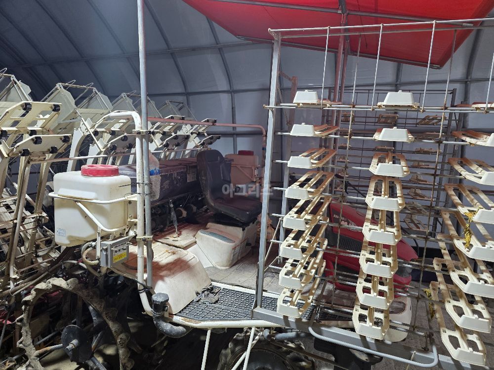  Rice transplanter (8조식)  뒤우측면