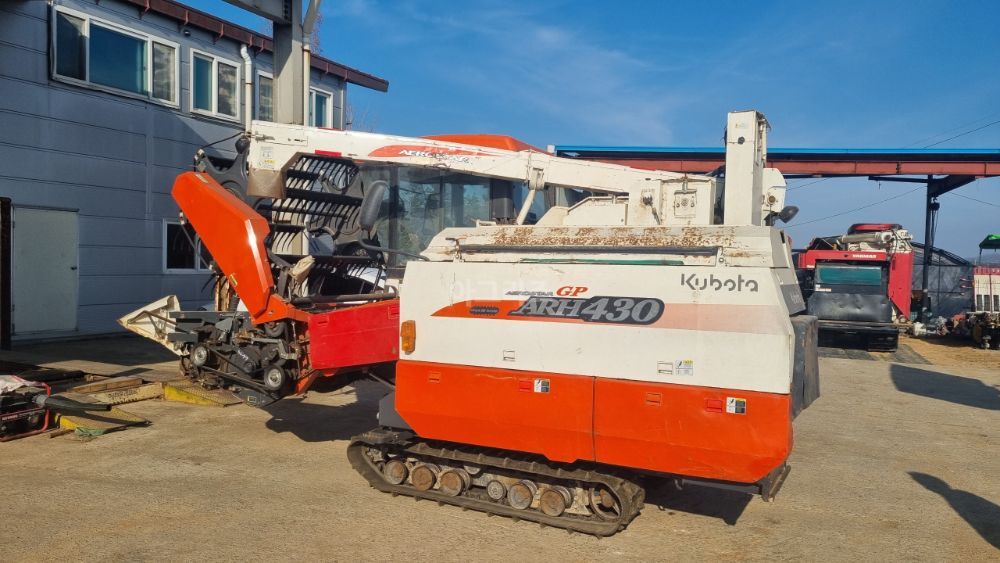 구보다 콤바인 ARH430 (보통형) 뒤우측면