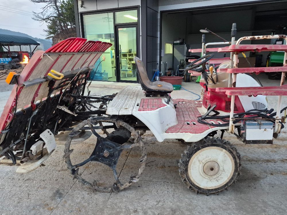 Yanmar Rice transplanter VP6 (6Rows) 뒤우측면