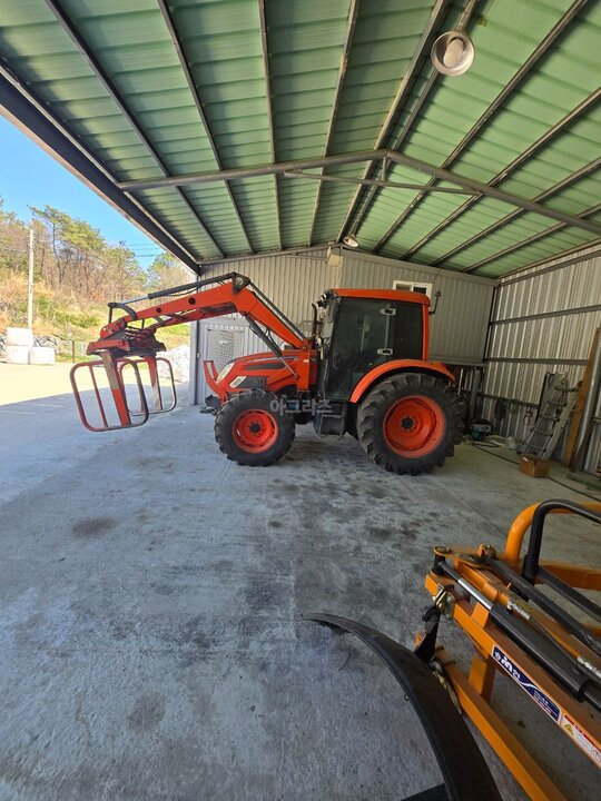 Daedong Tractor PX1100 (110hp) 앞좌측면