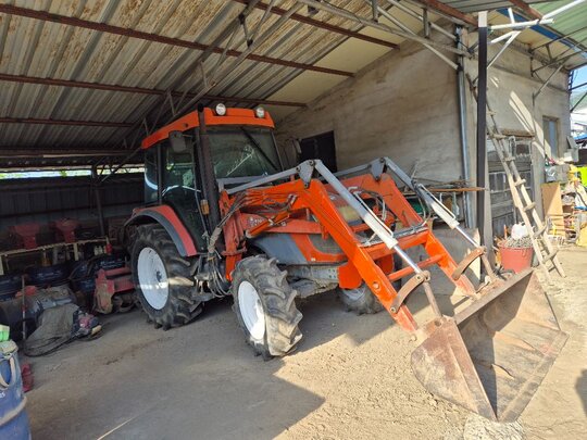 Daedong Tractor D581 (58hp) 앞좌측면