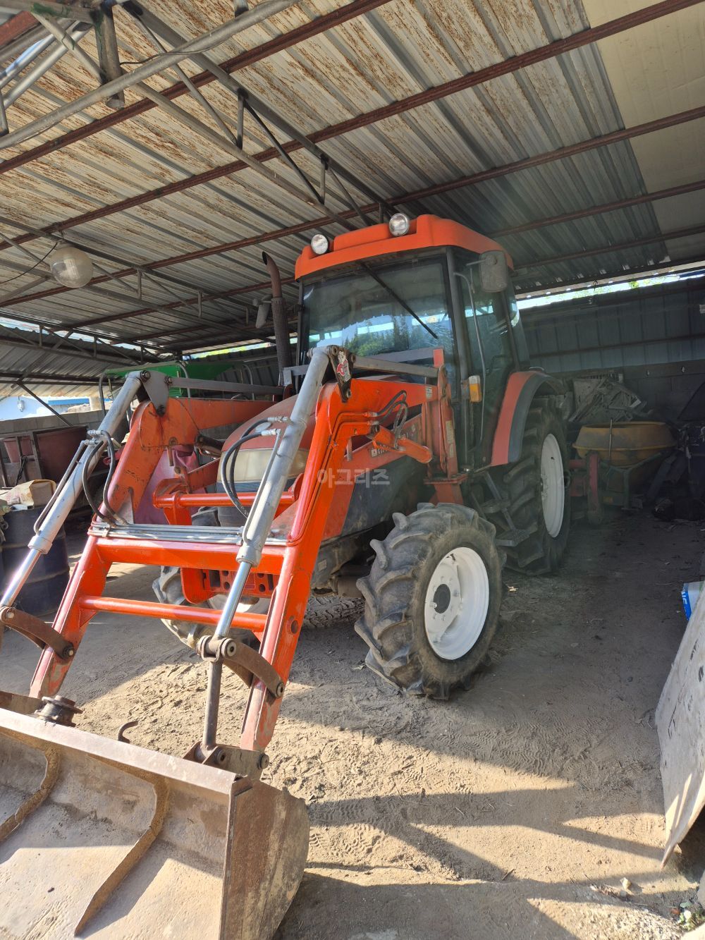 Daedong Tractor D581 (58hp) 뒤우측면