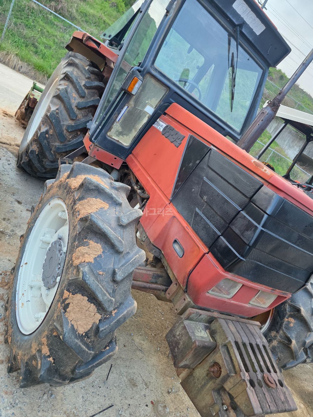 NewHolland Tractor 트렉터6594.65마력 (65hp) 뒤우측면