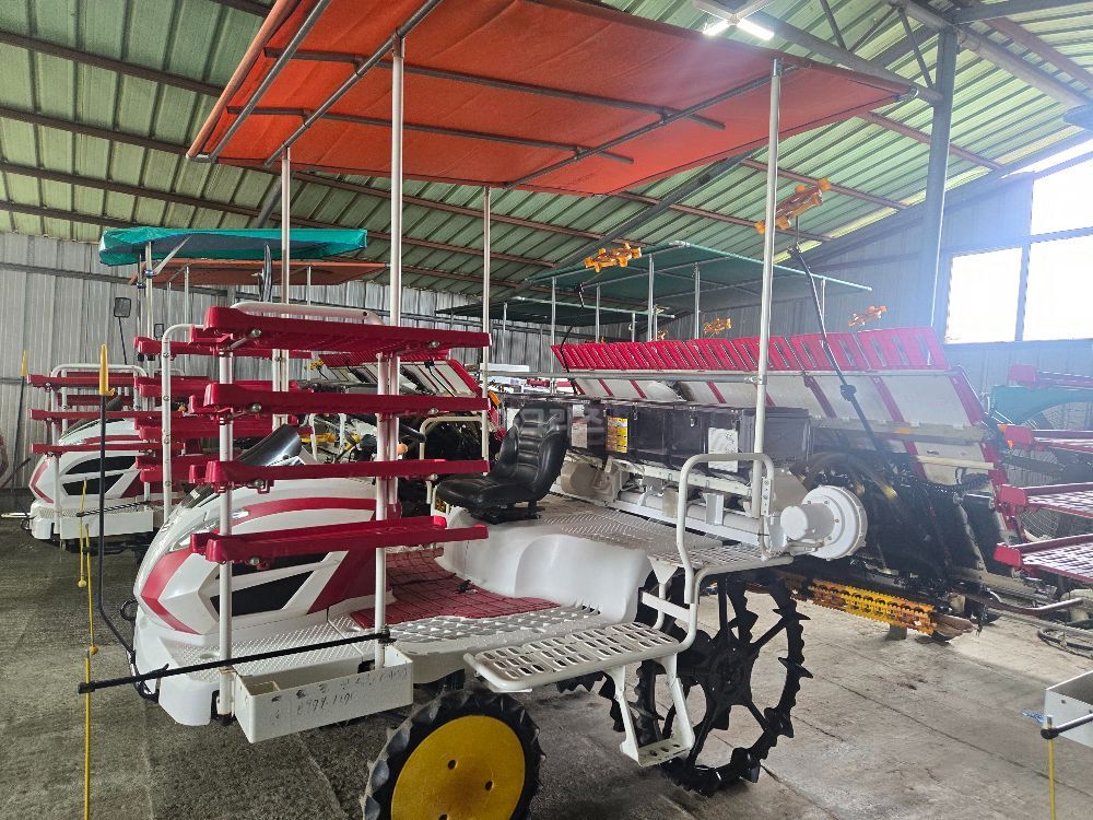 Yanmar Rice transplanter YR8DZ-F (8Rows) 뒤우측면