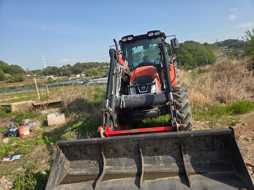 대동 트랙터 PX1000 (100마력) 뒤우측면