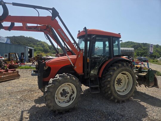 Daedong Tractor LX68 (68hp) 앞좌측면