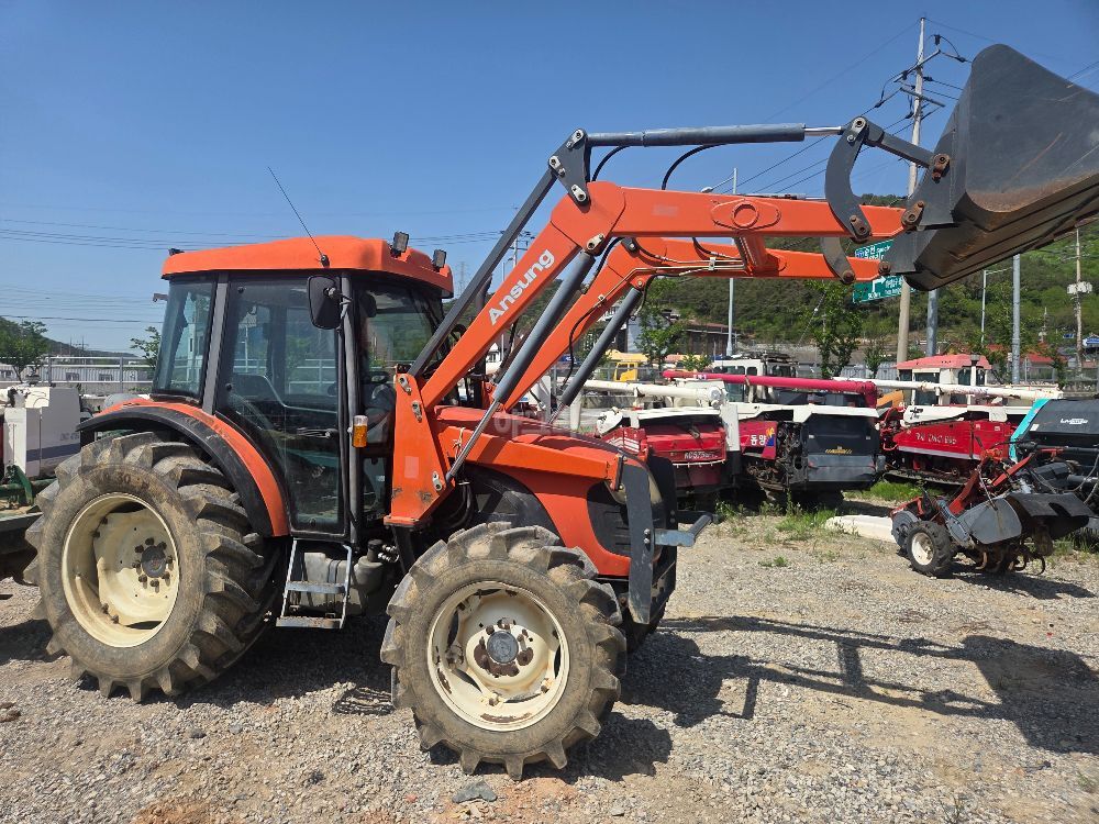 Daedong Tractor LX68 (68hp) 뒤우측면