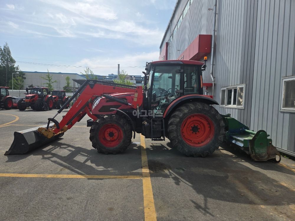 대동 트랙터 PX1300 (125마력) 뒤우측면