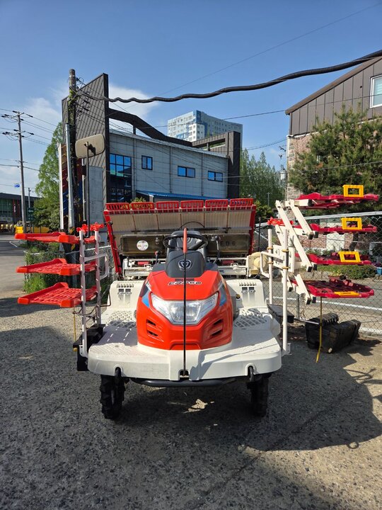 대동 이앙기 ERP60 (6조식) 앞좌측면