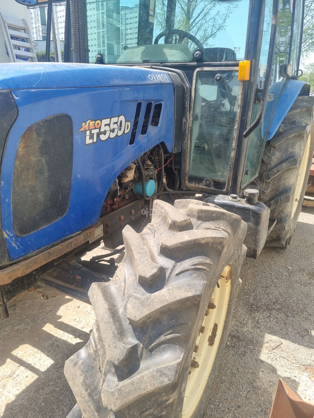 LS Tractor LT550D (55hp) 뒤우측면