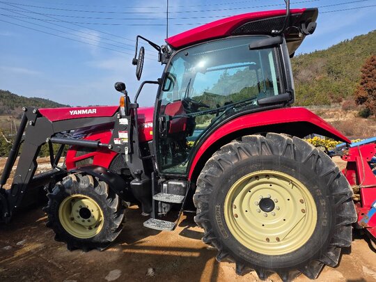 얀마 트랙터 YT470 (70마력) 앞좌측면