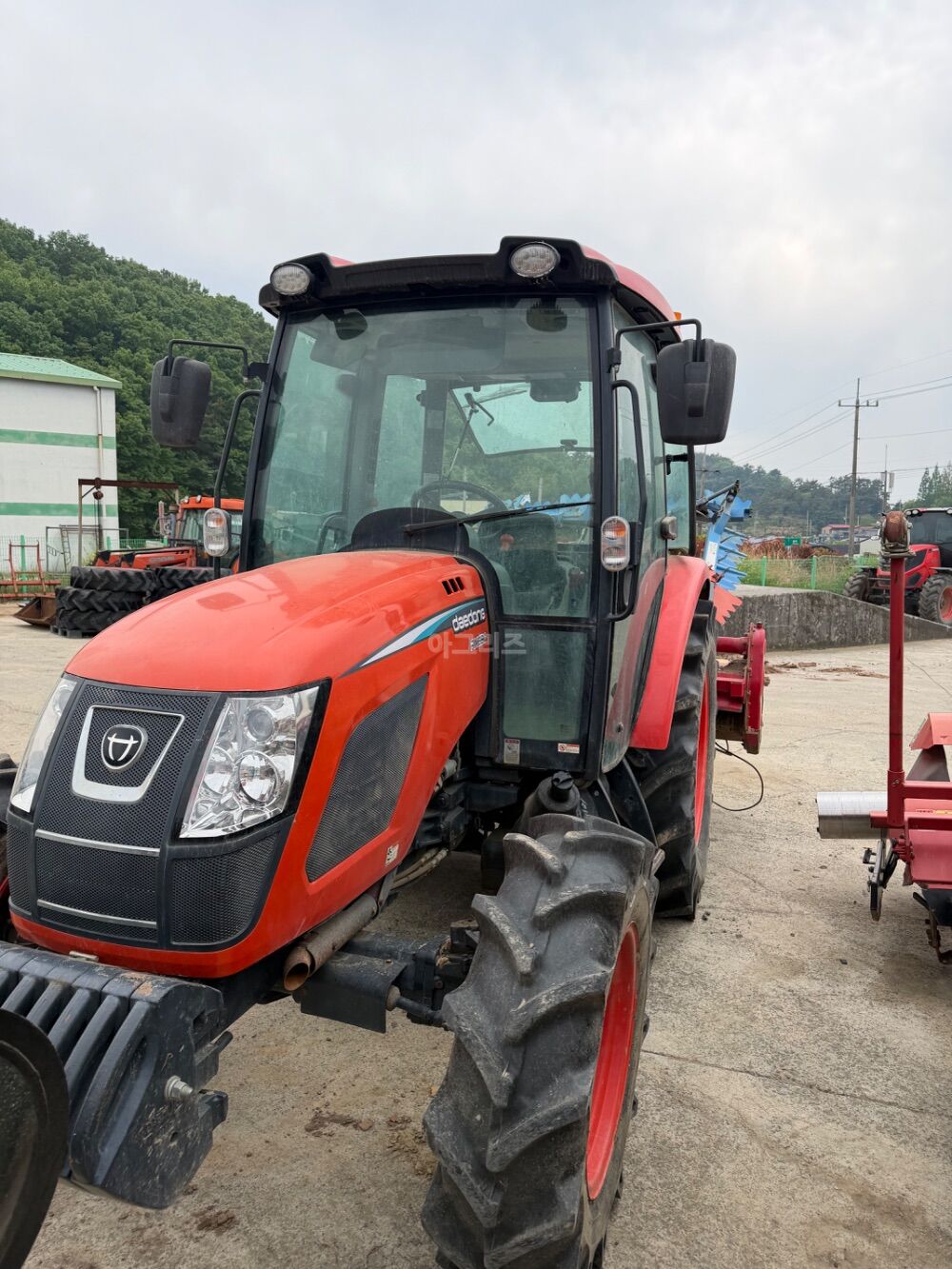 대동 트랙터 RX680PSC (68마력) 뒤우측면
