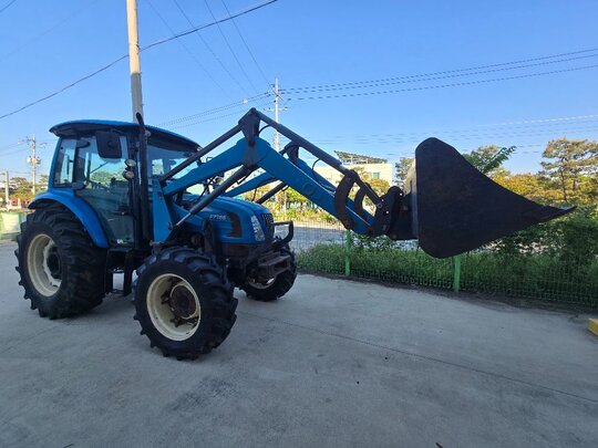 LS Tractor P7185 (88hp) 앞좌측면